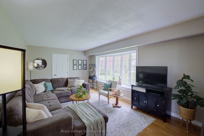7434 Wellington Road 10, House other with 3 bedrooms, 2 bathrooms and 10 parking in Moorefield ON | Image 6