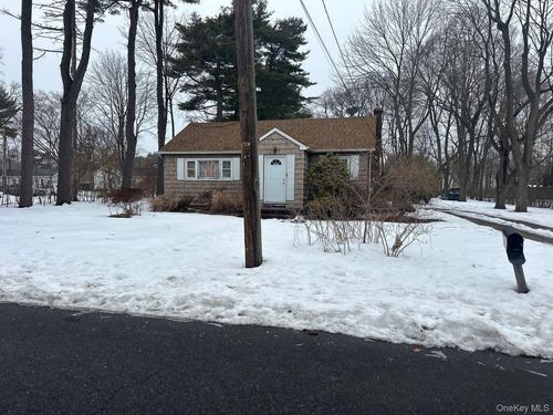 457 Nostrand Ave, Central Islip, NY, 11722-1825 | Card Image