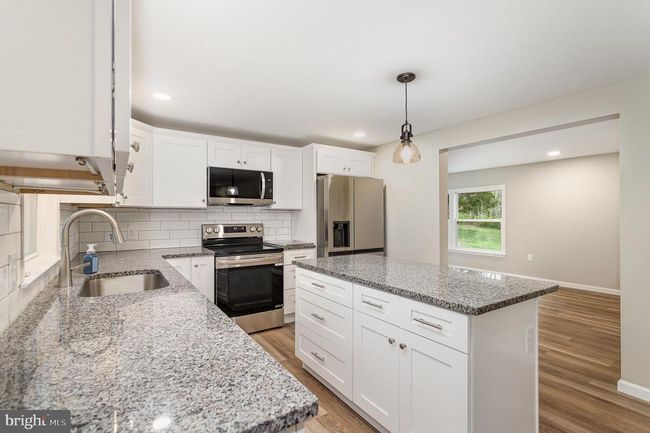 25 York Rd, House other with 3 bedrooms, 2 bathrooms and null parking in YORK HAVEN PA | Image 6