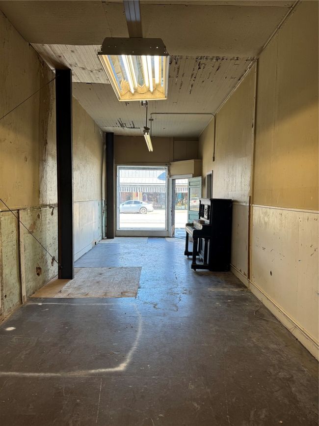 221 S Main St, Home with 0 bedrooms, 0 bathrooms and null parking in McGregor TX | Image 15