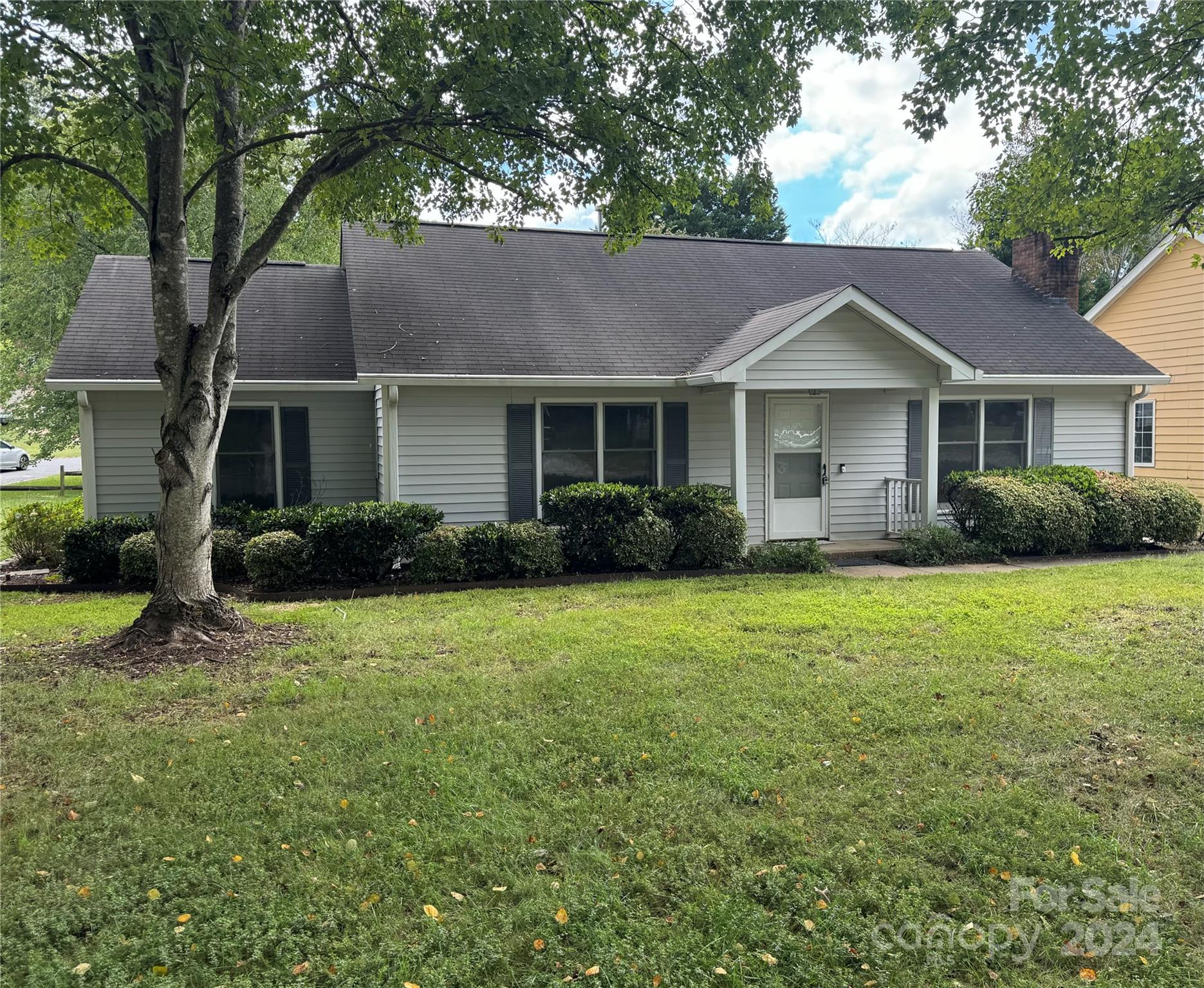 Milton Morris Dr, Charlotte, NC 28227
