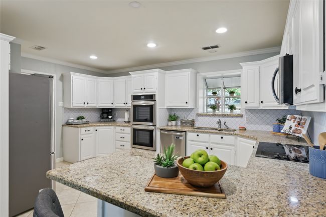 2204 Church Dr, House other with 3 bedrooms, 2 bathrooms and null parking in Corinth TX | Image 6