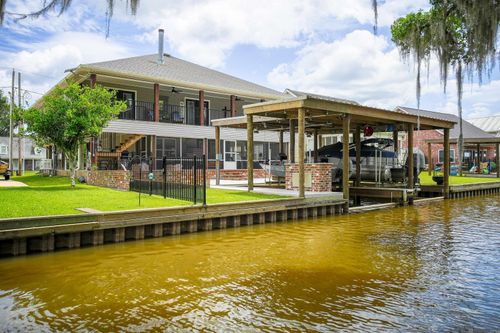 654 Paige Ln, Pierre Part, LA, 70339-4172 | Card Image