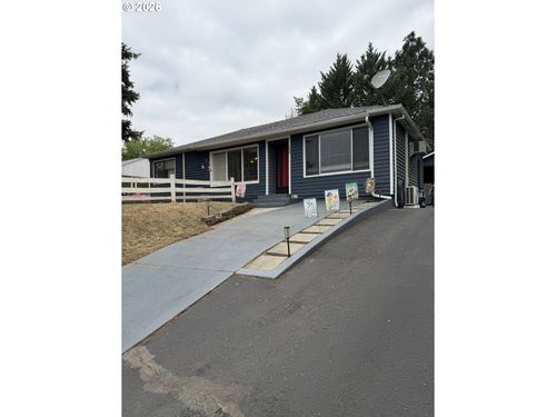 1038 N Myrtle Rd, Myrtle Creek, OR, 97457-9627 | Card Image
