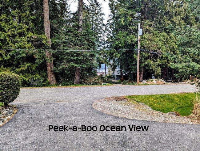 7631 Eureka Avenue, House other with 2 bedrooms, 2 bathrooms and null parking in Halfmoon Bay BC | Image 35