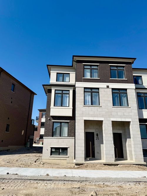 25 Victor Metcalf Lane, Richmond Hill, ON, L4B0J7 | Card Image