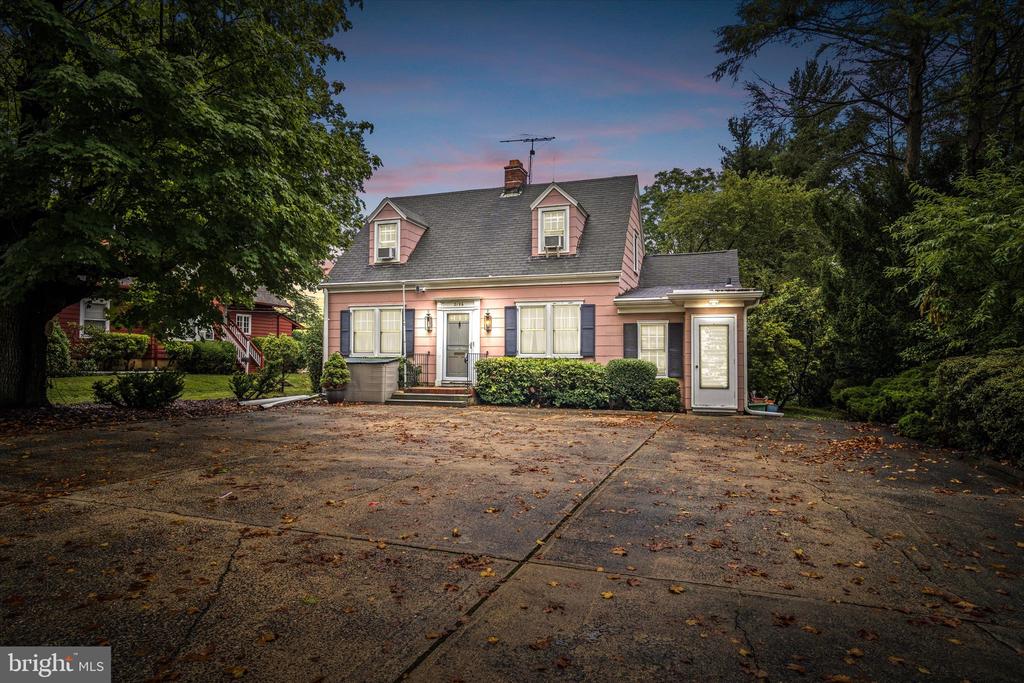 Pennington Rd, Ewing, NJ 08638