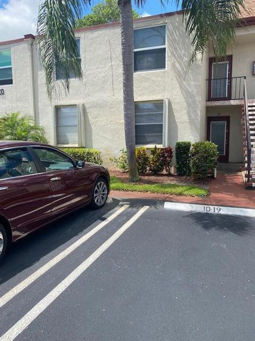 105-10 Willowbrook Ln, Delray Beach, FL, 33446-1640 | Card Image