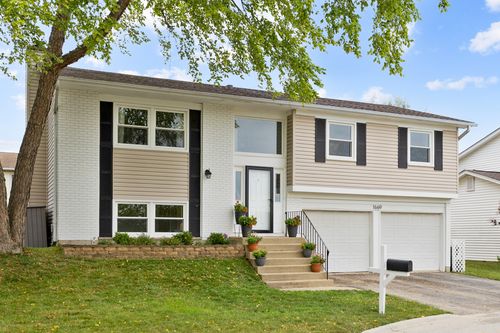 1669 W Bayside Ct, Hoffman Estates, IL, 60192-1127 | Card Image