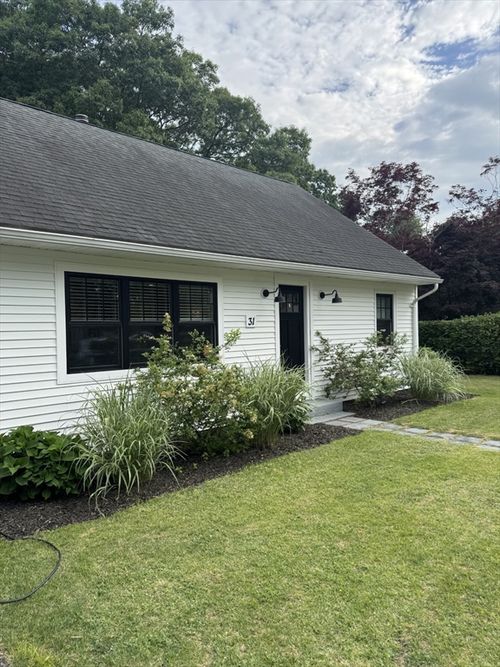 31 Mckenney Cir, Andover, MA, 01810-1306 | Card Image