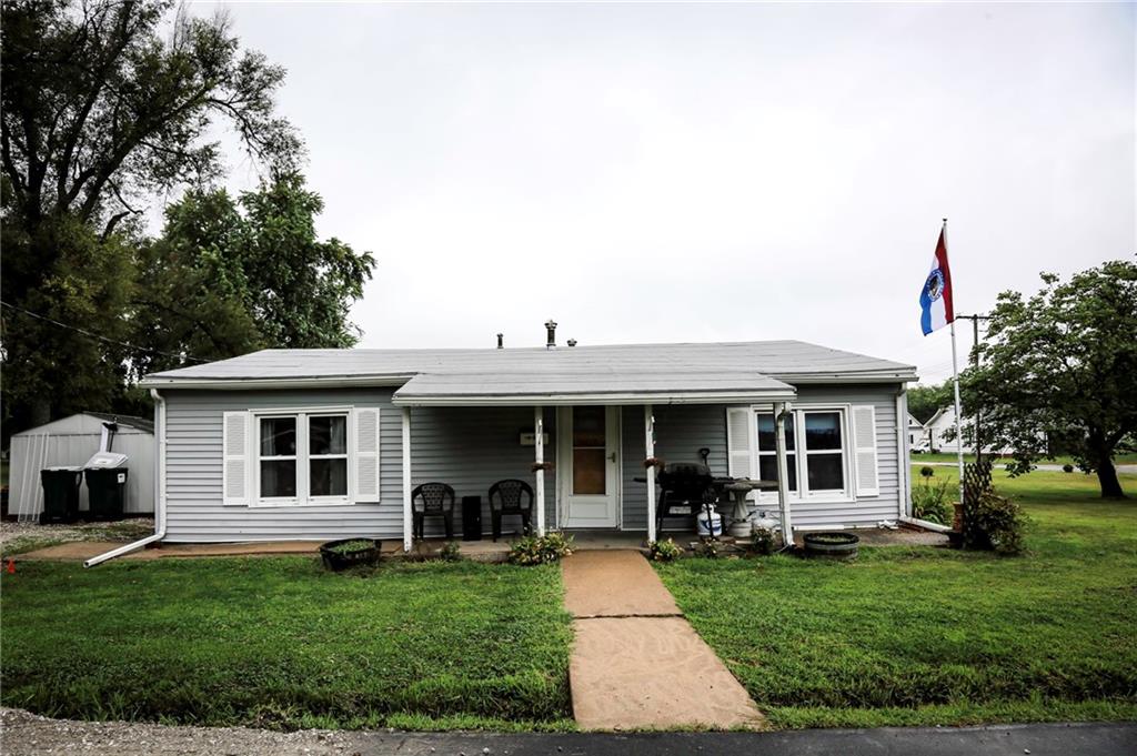 Collins Ave, Moberly, MO 65270