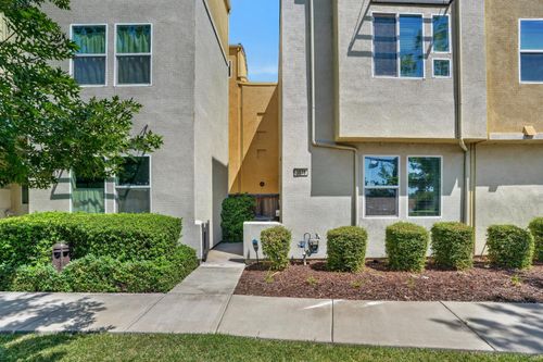 3878 E Commerce Way, Sacramento, CA, 95834 | Card Image