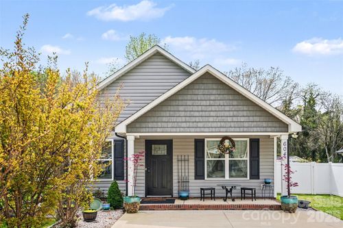 604 Eddleman Rd, Kannapolis, NC, 28083-6121 | Card Image