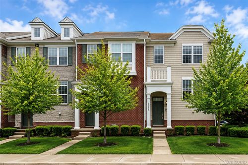27974 Middleton Dr, Novi, MI, 48377-2575 | Card Image