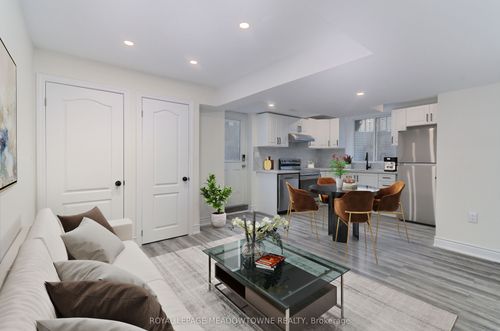 bsmt-103 Goodwin Cres, Milton, ON, L9E1H9 | Card Image