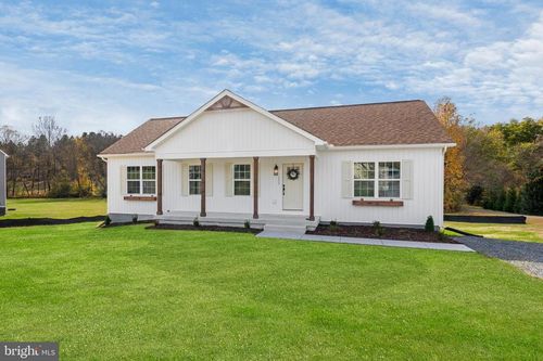 111 Fairway Dr, Louisa, VA, 23093-6526 | Card Image