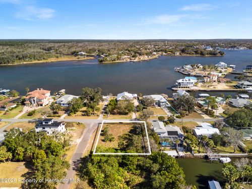 2262 N Watersedge Dr, Crystal River, FL, 34429-9274 | Card Image