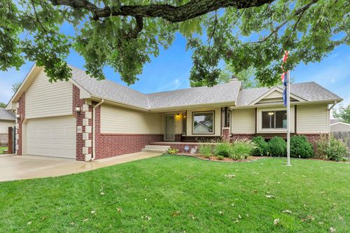 2312 S Westgate St, Wichita, KS, 67209-3056 | Card Image