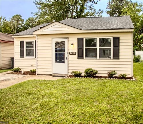 3818 Peach Orchard Cir, Portsmouth, VA, 23703-2511 | Card Image