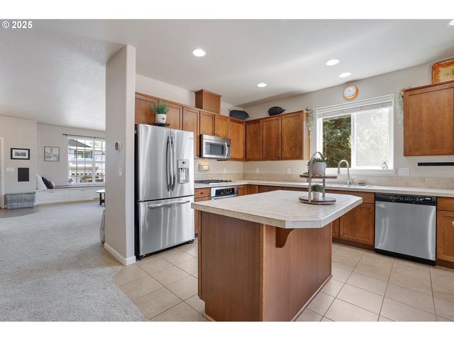 2819 Se Pheasant Way, House other with 4 bedrooms, 3 bathrooms and 3 parking in Gresham OR | Image 9