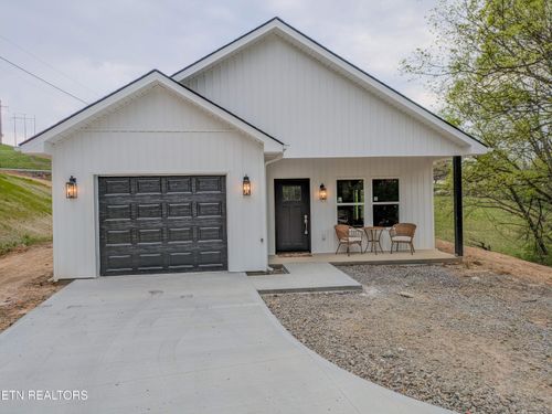 260 Henderson Hollow Rd, Knoxville, TN, 37931-6102 | Card Image