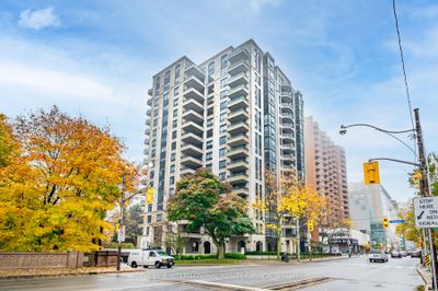 704 - 38 Avoca Ave, Condo with 1 bedrooms, 1 bathrooms and 1 parking in Toronto ON | Image 1