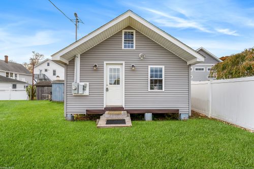 53 Breen Ave, Old Lyme, CT, 06371-2219 | Card Image