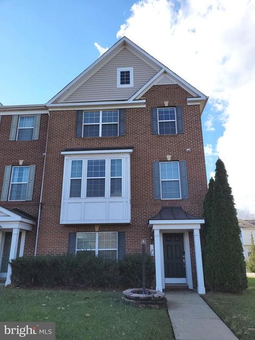 8 Cindy Ln, CAPITOL HEIGHTS, MD, 20743-2710 | Card Image