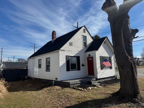 500 N Whitcomb Ave, Clarksville, IN, 47129-2446 | Card Image