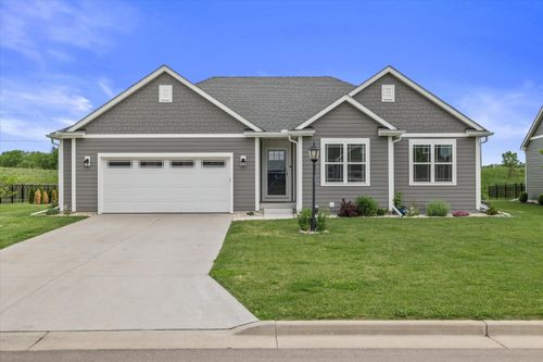 35077 Yahara Dr, Summit, WI, 53066-4920 | Card Image