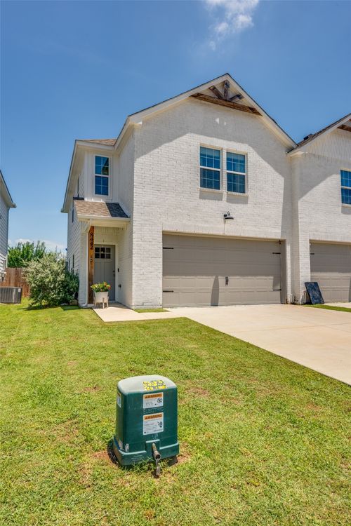 8442 Jay St, White Settlement, TX, 76108-1507 | Card Image
