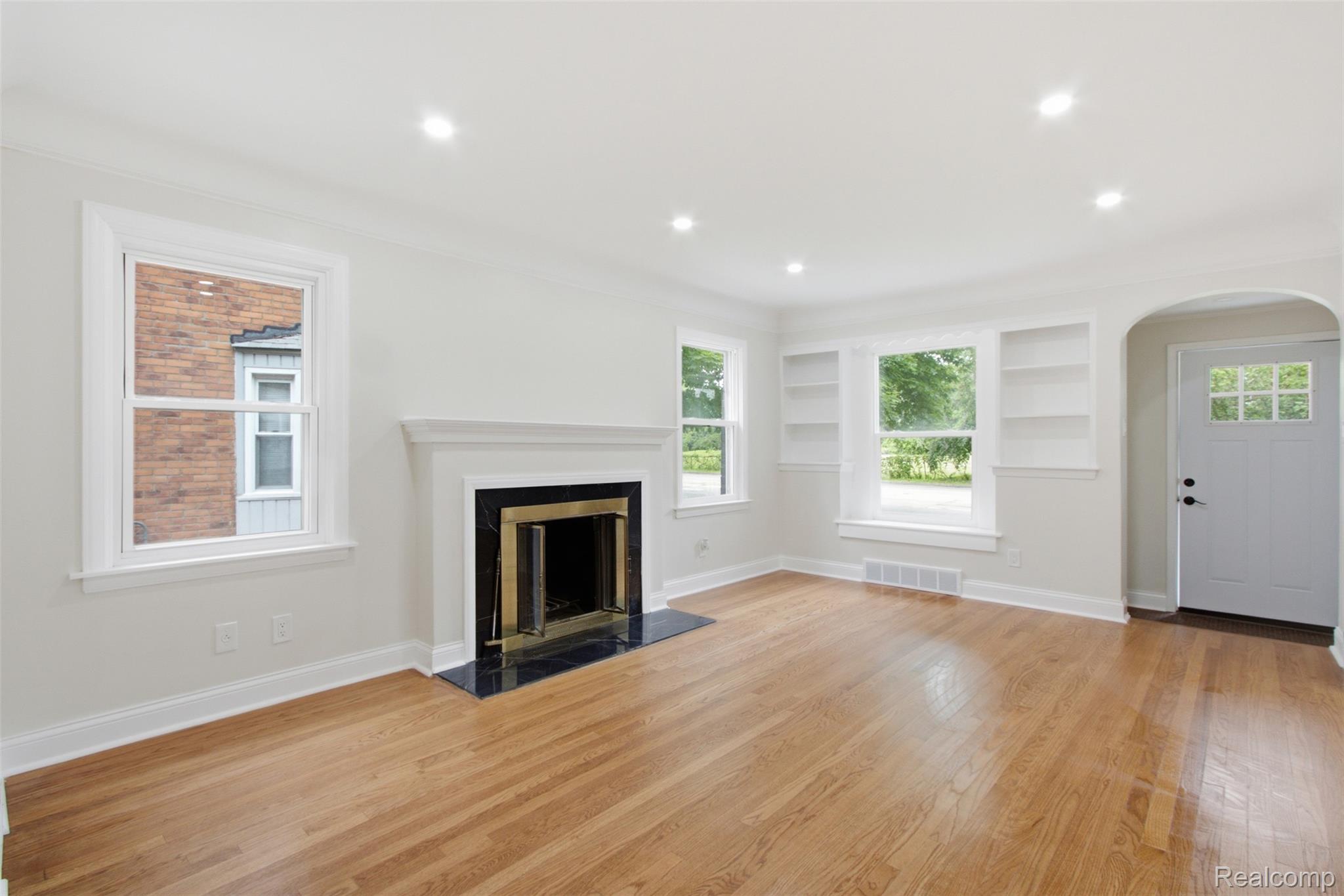 Residential in Grosse Pointe Woods 2