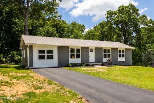 2318 Black Bear Rd, Knoxville, TN, 37923-1003 | Card Image