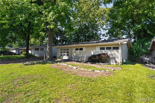 16 Brightwell Ct, Florissant, MO, 63031-4601 | Card Image