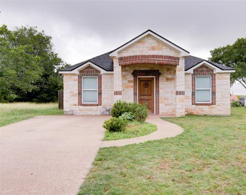 504 Johnson St, McGregor, TX, 76657-1814 | Card Image