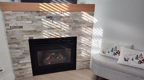 2-1233 W 16th St, North Vancouver, BC, V7P1R5 | Card Image