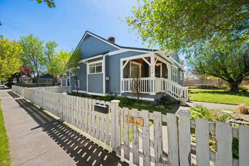 714 Sw Cascade Ave, Redmond, OR, 97756-2222 | Card Image