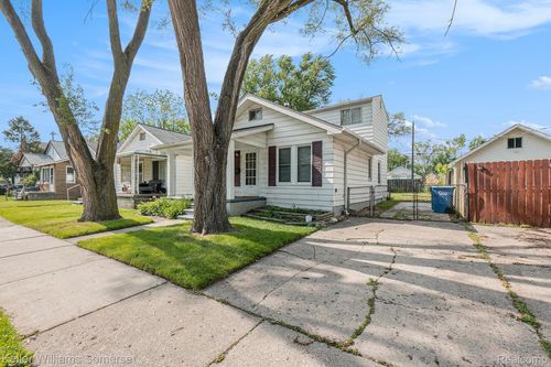 8233 Meadow Ave, Warren, MI, 48089-2930 | Card Image