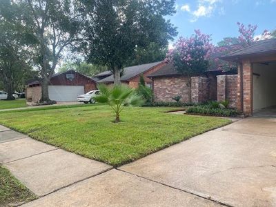 19707 San Gabriel Drive, House other with 4 bedrooms, 2 bathrooms and null parking in Houston TX | Image 3