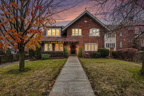 12 Weybourne Crescent, Toronto, ON, M4N2R3 | Card Image