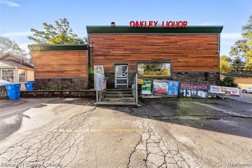 1215 Oakley Park Rd, Commerce Twp, MI, 48390-1290 | Card Image