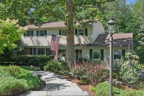 96 Exeter Dr, Berkeley Heights, NJ, 07922-1726 | Card Image