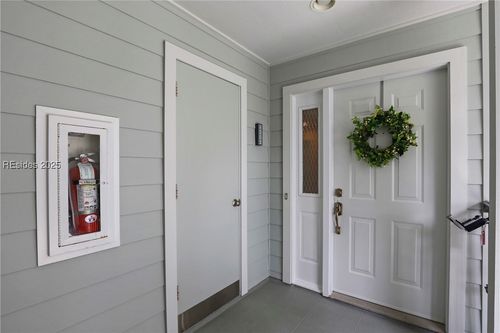 302a-71 Skull Creek Dr, Hilton Head Island, SC, 29926-1352 | Card Image