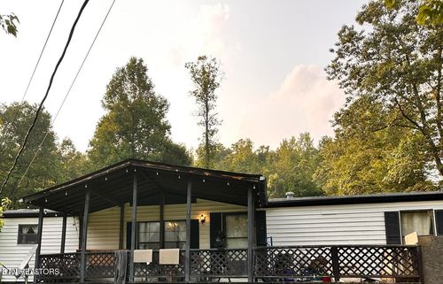 137 Summerset Ln, Pioneer, TN, 37847-4214 | Card Image