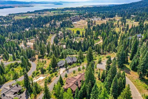 564 Whitewater Dr, Donnelly, ID, 83615-7702 | Card Image