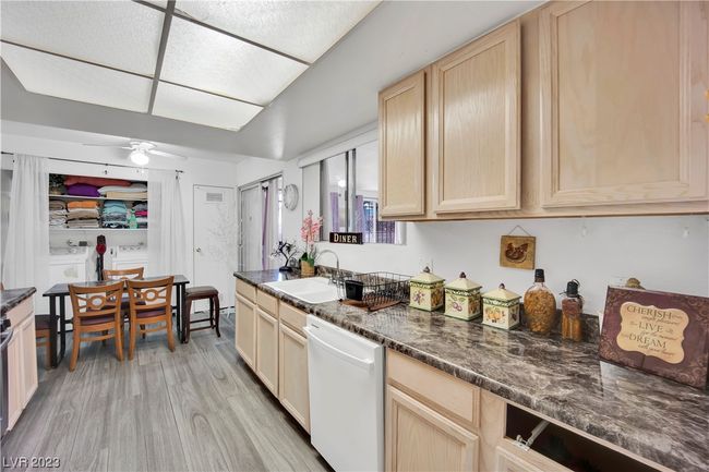 4232 Park Ct, Townhouse with 2 bedrooms, 3 bathrooms and null parking in Las Vegas NV | Image 12