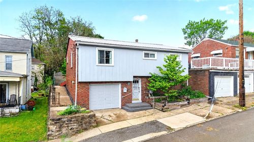 705 14th St, New Brighton, PA, 15066-2253 | Card Image