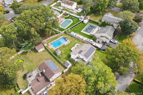 5 Canterbury Dr, Coram, NY, 11727-2307 | Card Image