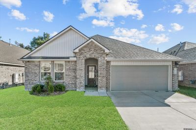 16114 Loussier Dr, House other with 4 bedrooms, 2 bathrooms and null parking in Zachary LA | Image 2