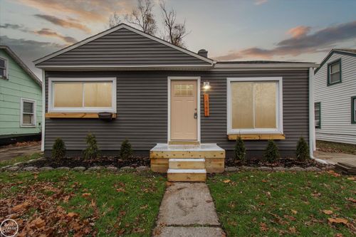 14221 Marshall Ave, Warren, MI, 48089-5024 | Card Image